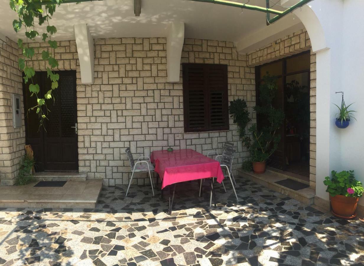 Apartments Matusan Palit Exterior photo